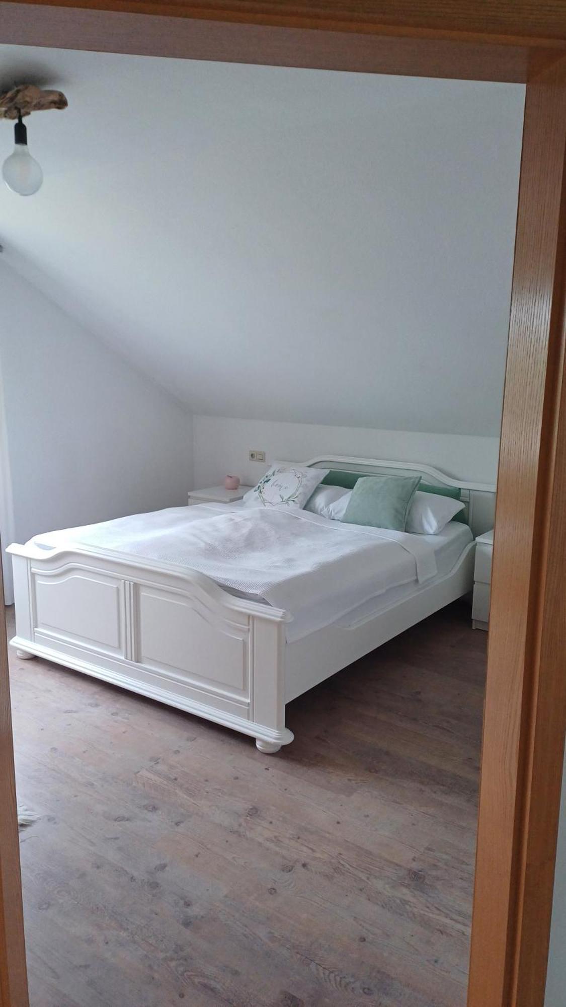 Helle Schoene Dachgeschosswohnung Mit Balkon Stockach Exterior foto